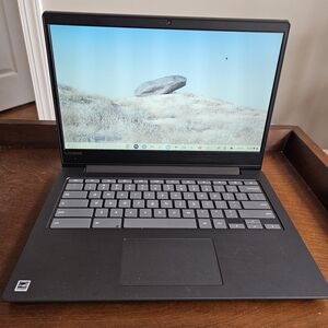 Lenovo Chromebook S330 14" (64GB eMMC, MediaTek MT8173C, 1.70GHz, 4GB RAM)...